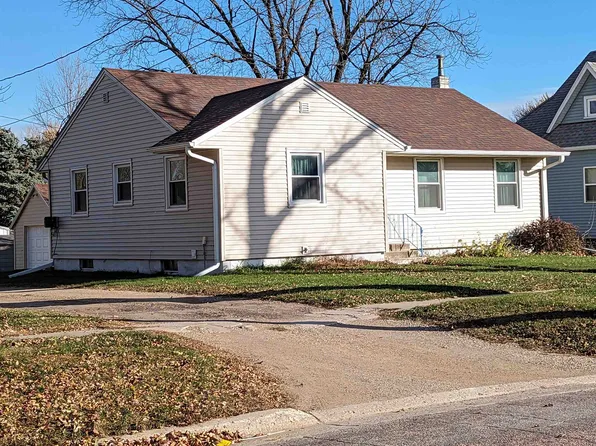 403 Avenue Ave, Lake Park, IA 51347