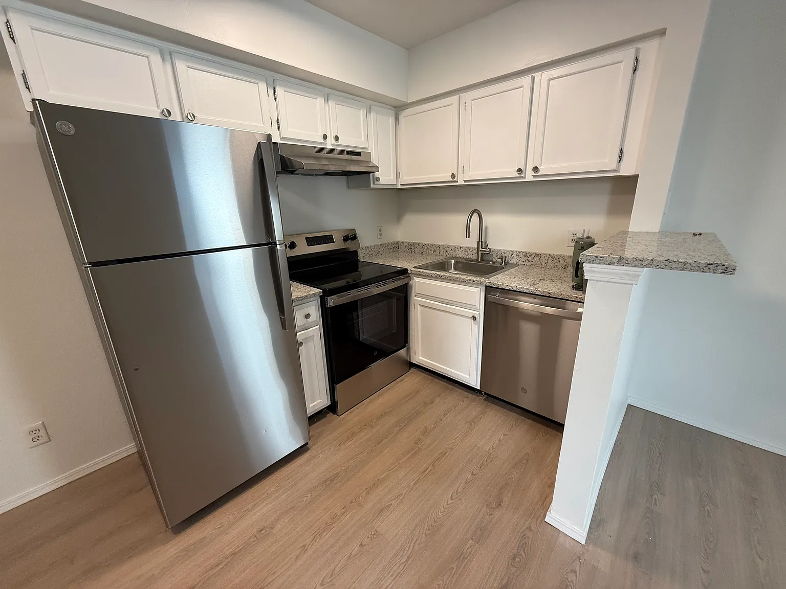 1 bed, 420 sqft, $850 — Photo 3