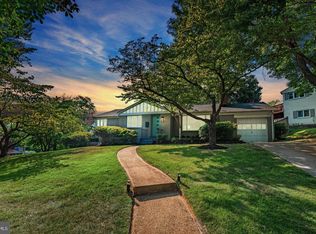 8400 Farrell Dr, Chevy Chase, MD 20815