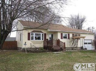 2 Avon St, Saugerties, NY 12477