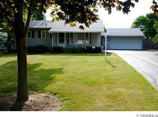 36 Fairlea Rd, Honeoye Falls, NY 14472