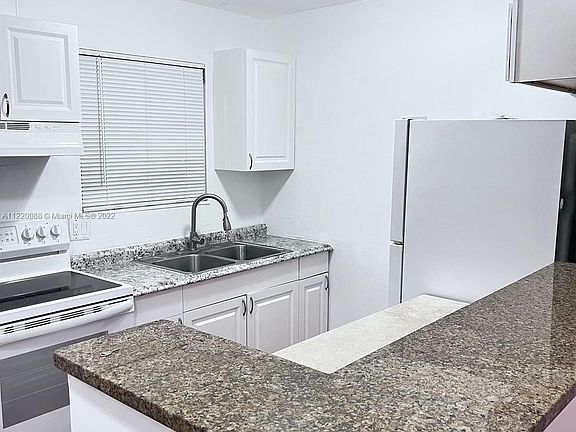 4th image of 6094 Forest Hill Blvd APT 201