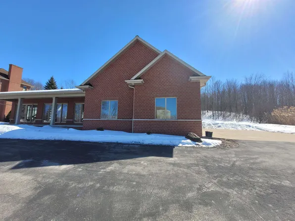 1742 Limestone Trl, De Pere, WI 54115