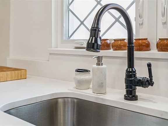 4th image of 1304 Santa Rosa Ct