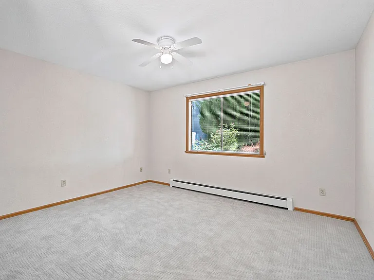 518 1/2 Eastgate Ct #1 — Photo 16