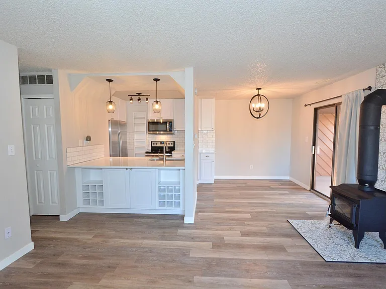 935 Saturn Dr #217 — Photo 4