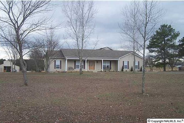 2nd image of 125 McDade Cir