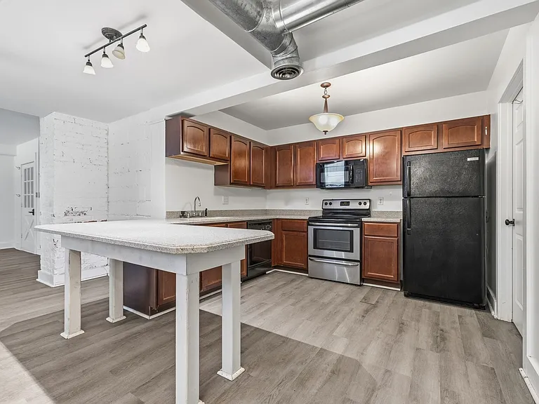 The Reese Apartments — Photo 21