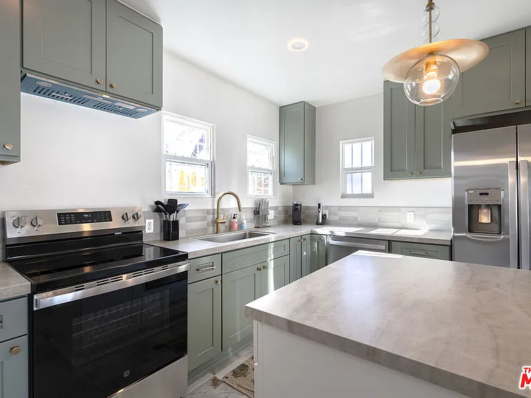 7853 Brighton Ave — Photo 25