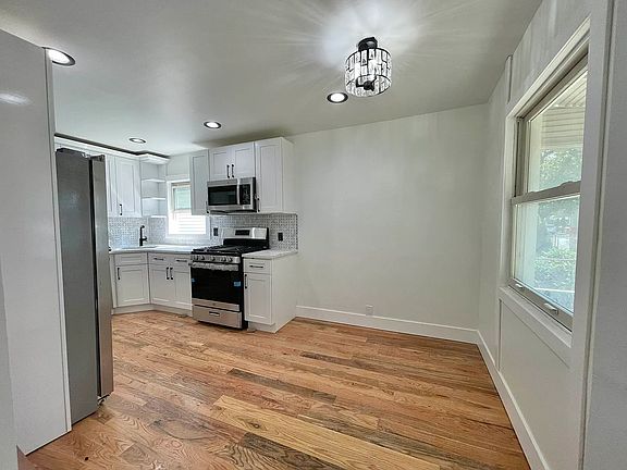 3rd image of 3108 Grace Ave #1