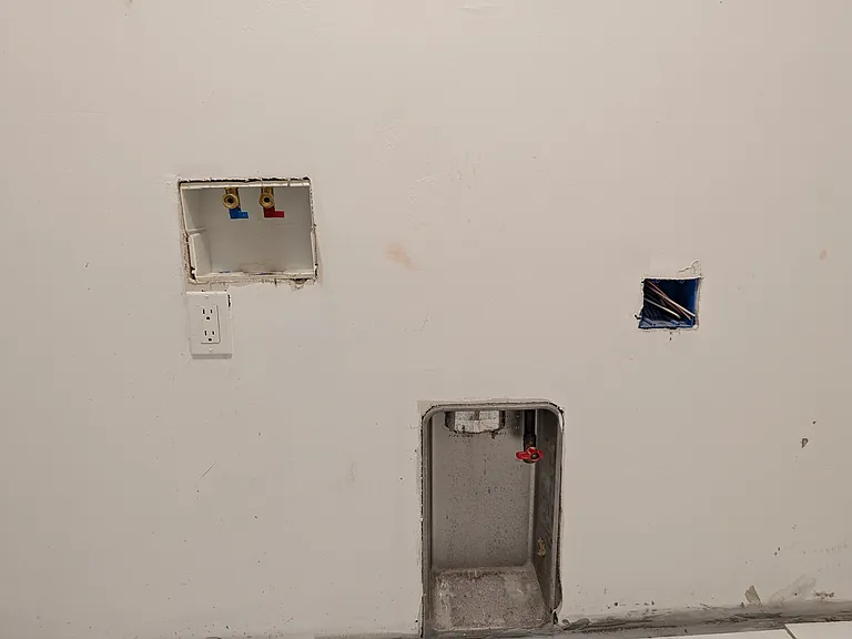 175 W 200 S — Photo 24