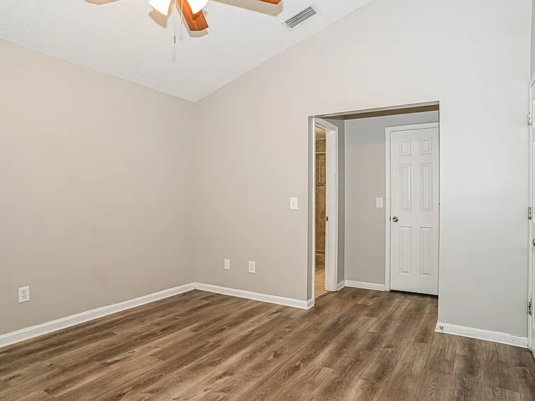 8790 Townsquare Dr S — Photo 10
