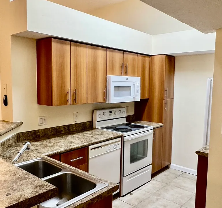 1275 Crystal Way #F