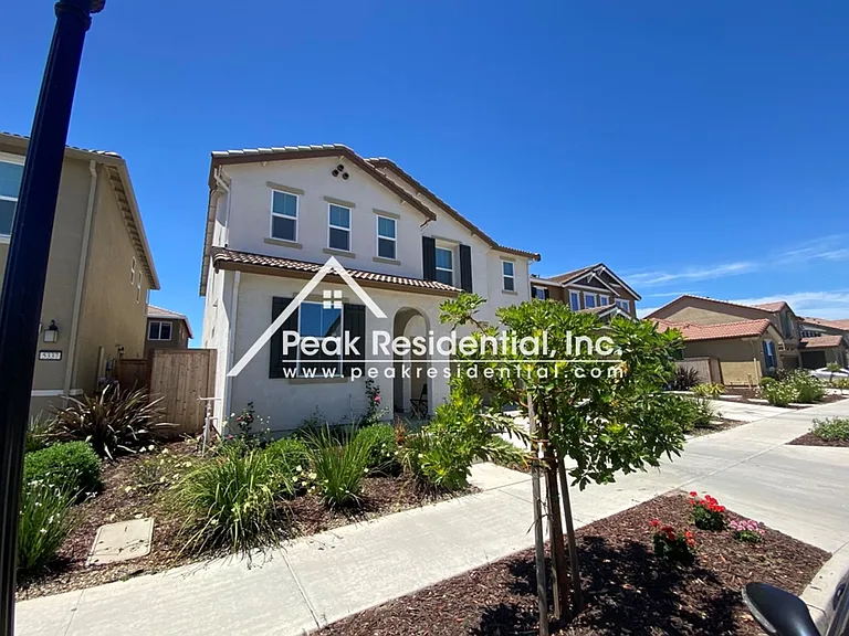 5343 Kankakee Dr — Photo 2