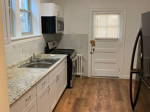 4th image of 5004 Louise St APT 2