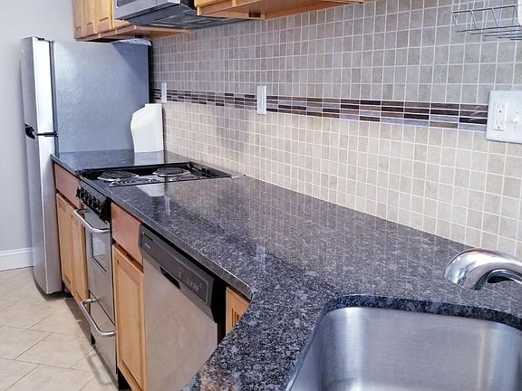 3rd image of 5147 Catharine St Floor 1
