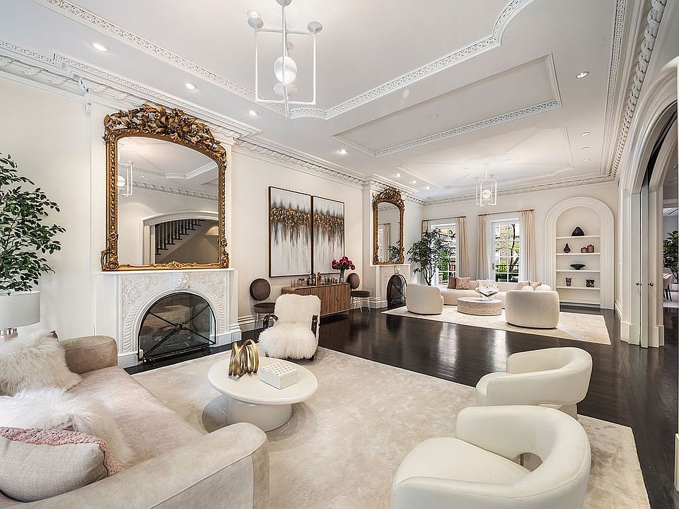 1st image of 47 W 9th St