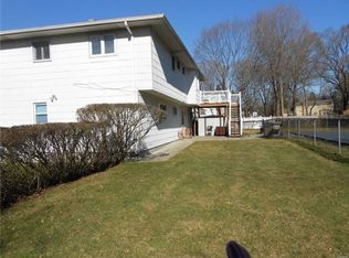 7 Carla Ct, Huntington Station, NY 11746