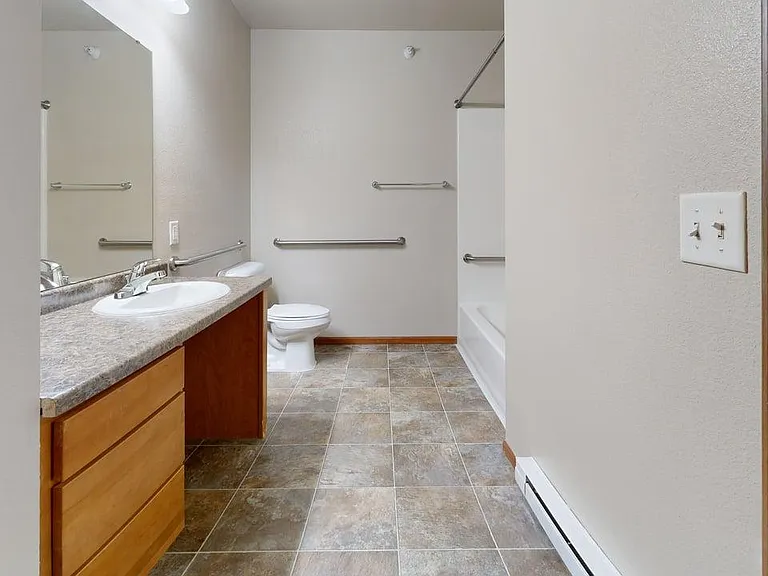 Bakken Ridge Apartments — Photo 33