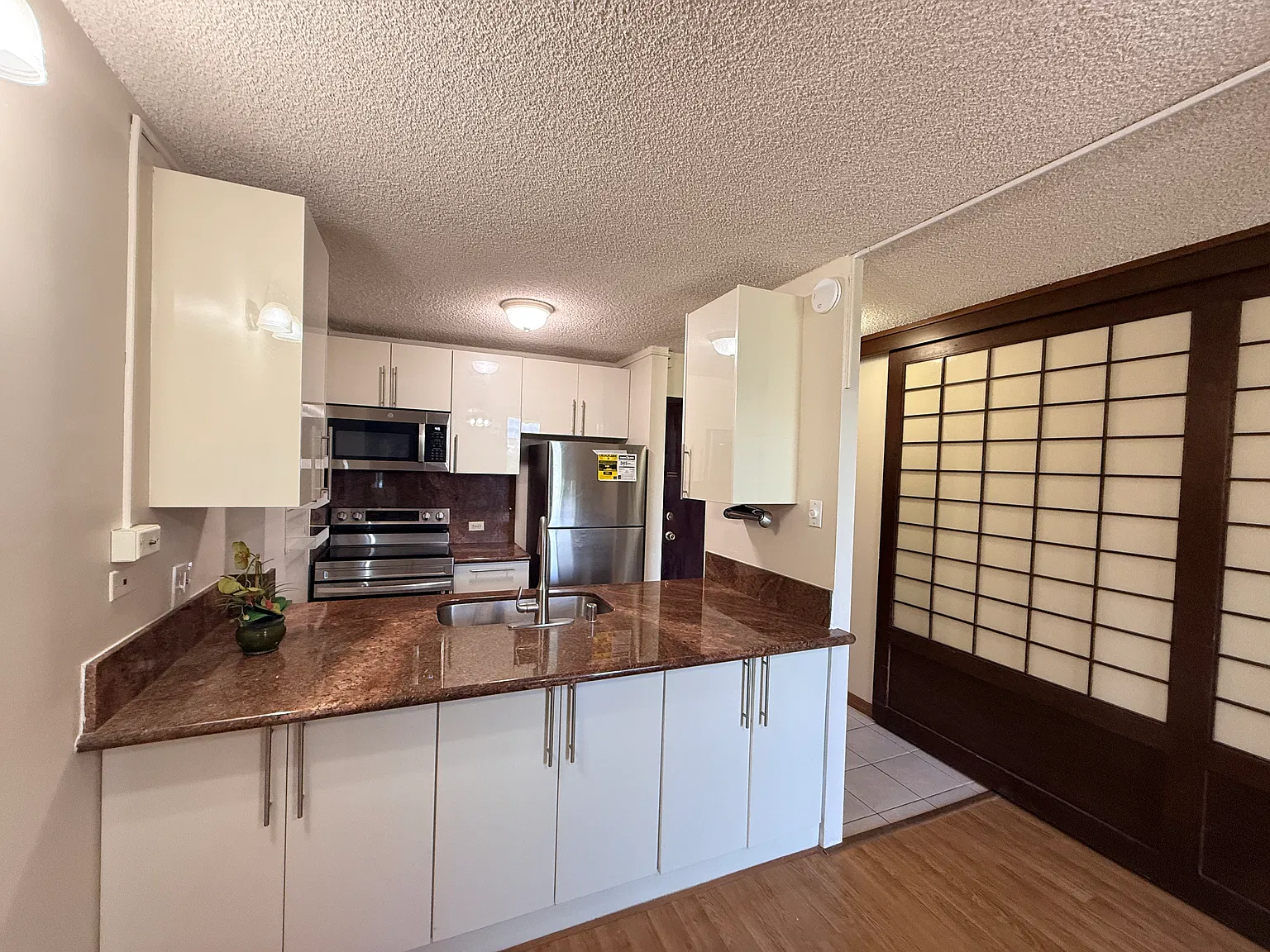 Studio, 455 sqft, $2,200 — Photo 3