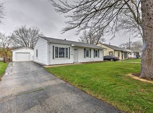 55 Ridgeway Dr, Decatur, IL 62521