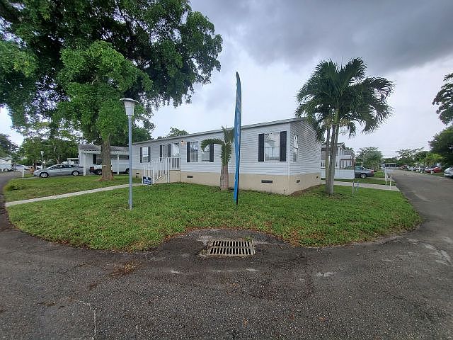 1st image of 4908 NW 1st Way #601