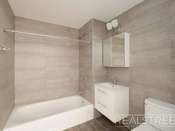 90-02 Queens Boulevard image 1 of 2
