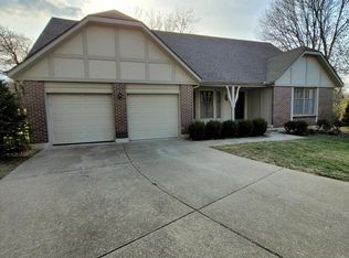 7975 W 114th Ter, Overland Park, KS 66210