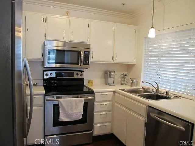 60 Corniche Dr #F — Photo 5