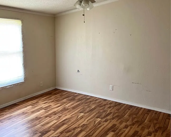 104 Adams Ln — Photo 8