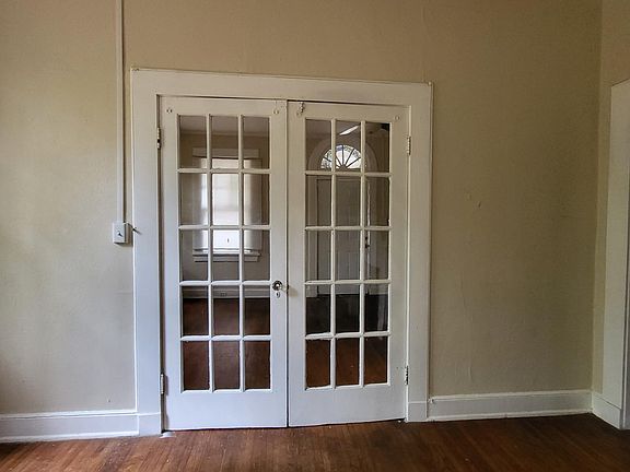 4th image of 1208 35th St APT A
