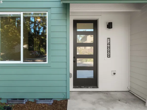 14888 NE Couch St #15, Portland, OR 97230