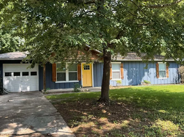 902 Danmann Cir SE, Huntsville, AL 35803