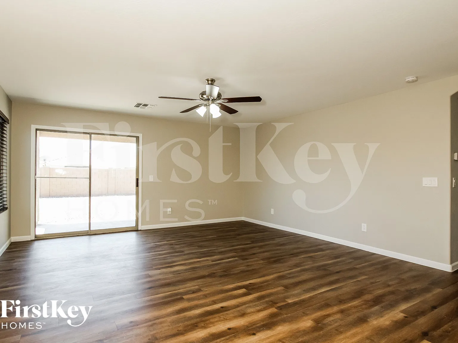 3 bed, 2.0 bath, 1382 sqft, $2,050 — Photo 4