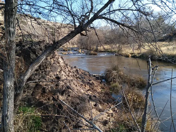 10215 E Creekside Dr, Cornville, AZ 86325