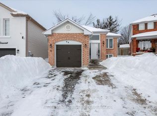 64 Copeman Cres, Barrie, ON L4N 8B4
