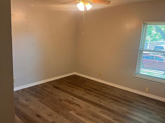 5th image of 14247 Swallow Dr