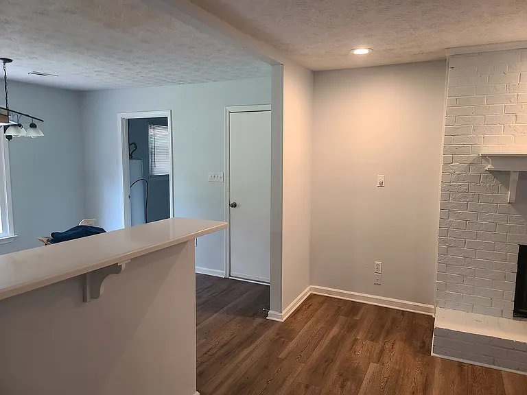 709 Redwood Park — Photo 28