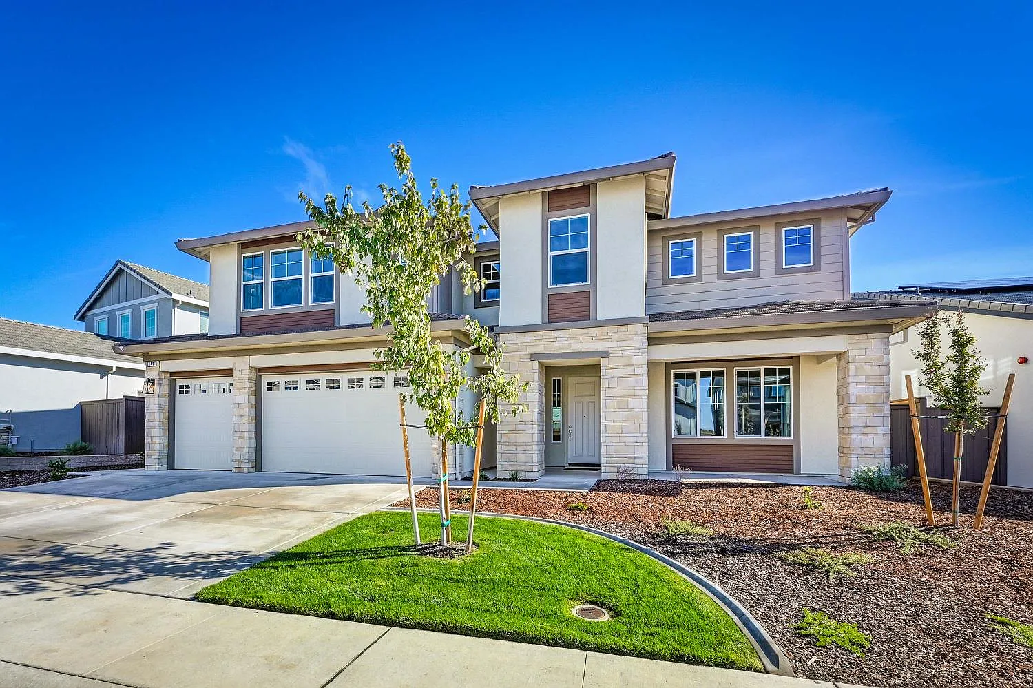 1349 Bear Creek Dr photo 1