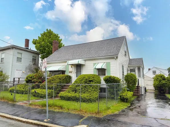 12 Hodges Ct, Quincy, MA 02171