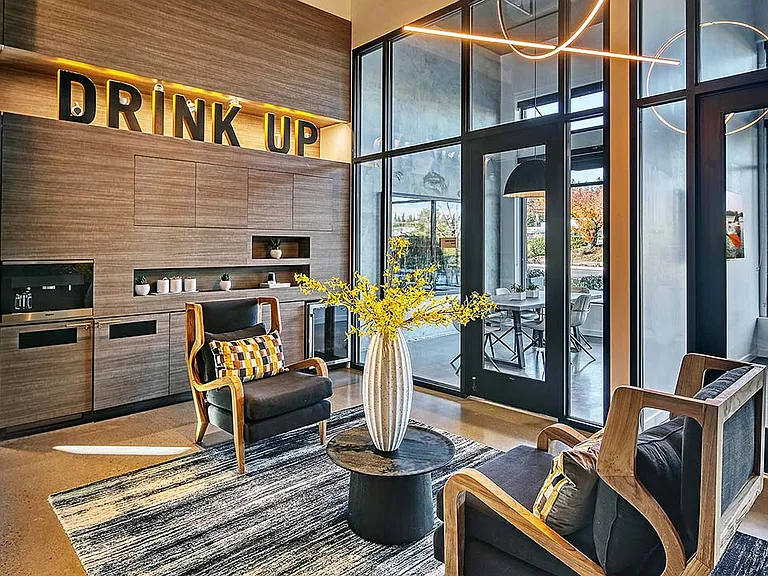 Griffis Shoreline lounge