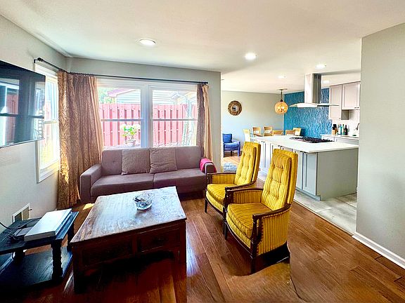 5th image of 1702 Queensbury Cir #5863