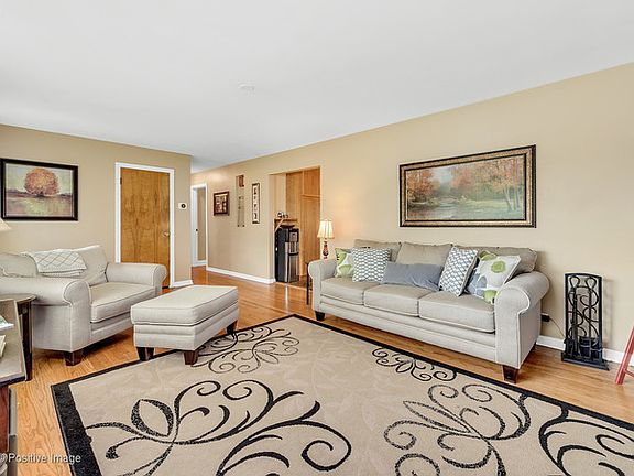 4th image of 3S164 Park Blvd