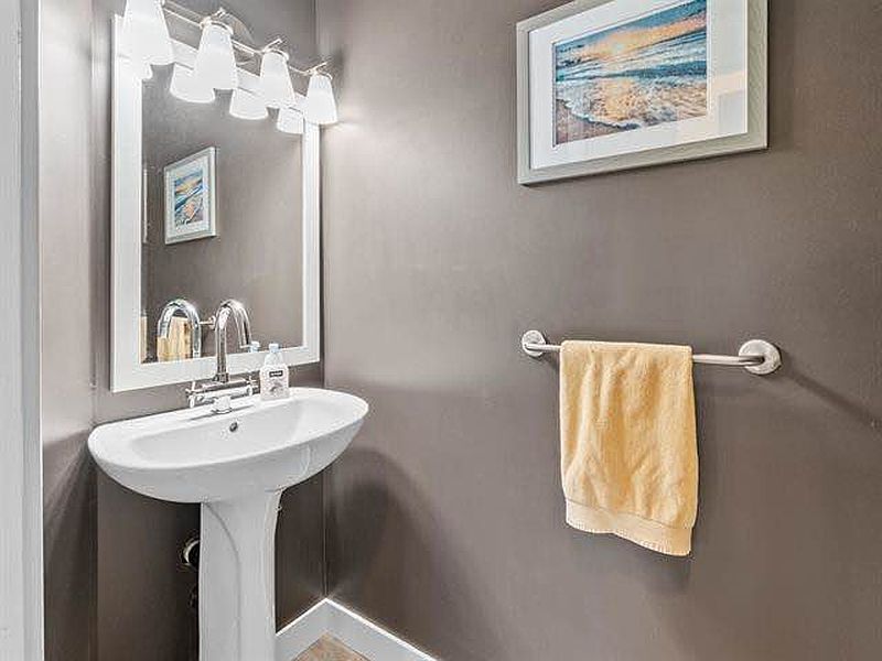 Surrey Townhouse for rent - 4 Bedrooms — photo 23
