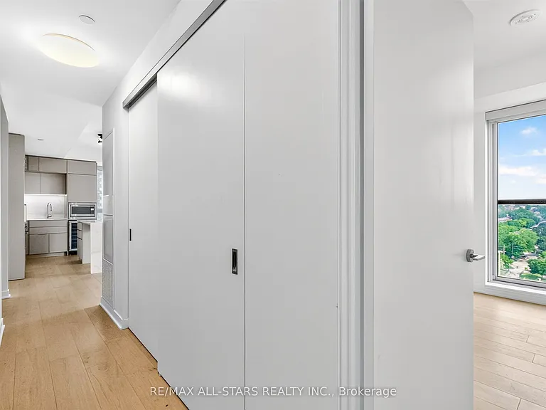 185 Alberta Ave — Photo 13