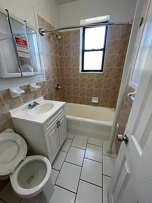 Rented by Metropolis International Realty Inc. | media 15