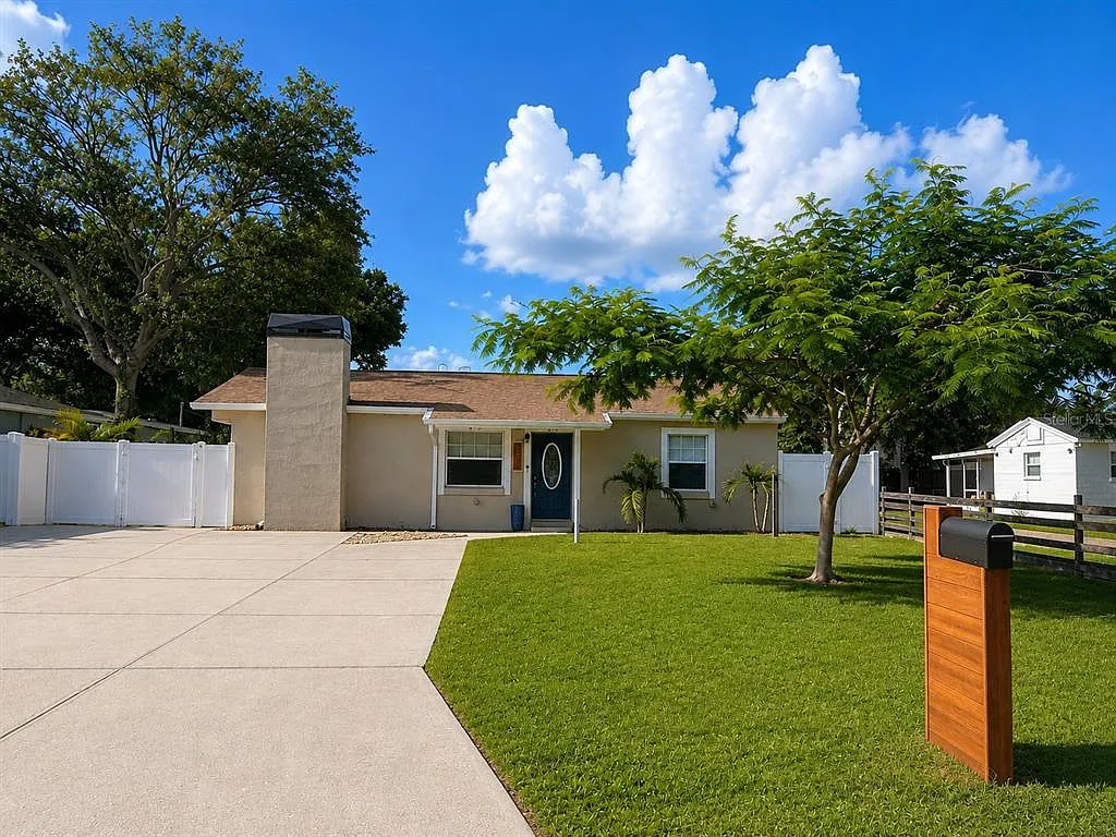 4 bed, 2.0 bath, 1503 sqft, $3,650 — Photo 1