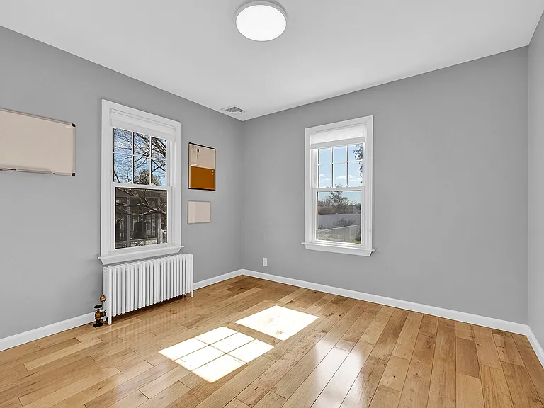 12 Highview Ave — Photo 7