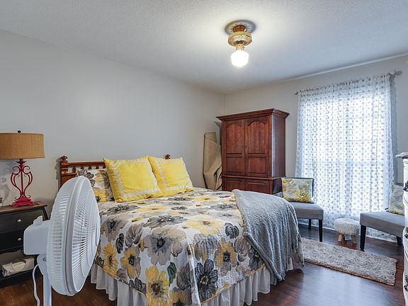 4th image of 6189 Haddington Dr