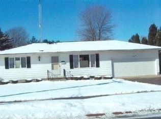 313 Race St, Clyde, OH 43410